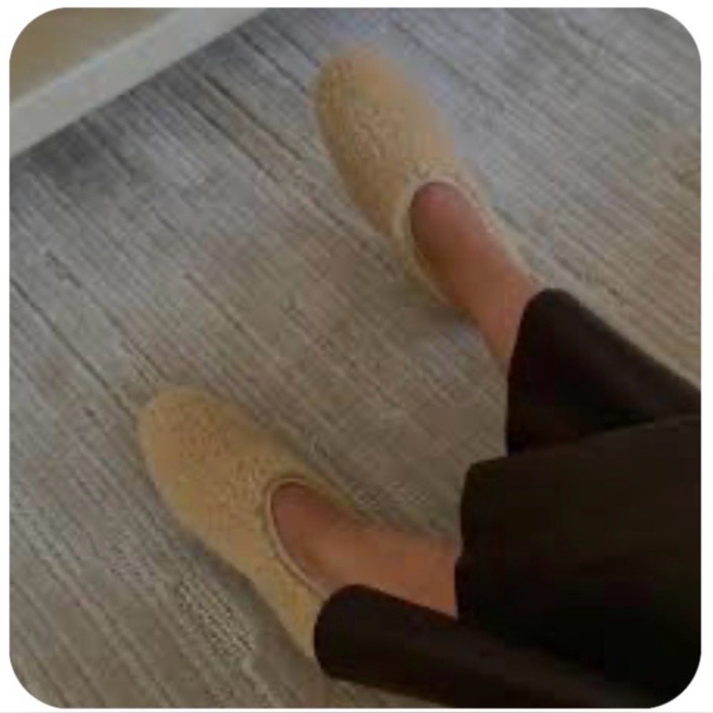 Emme Parsons Cream Shearling Ballet Flats NWT Women Size 41/11
